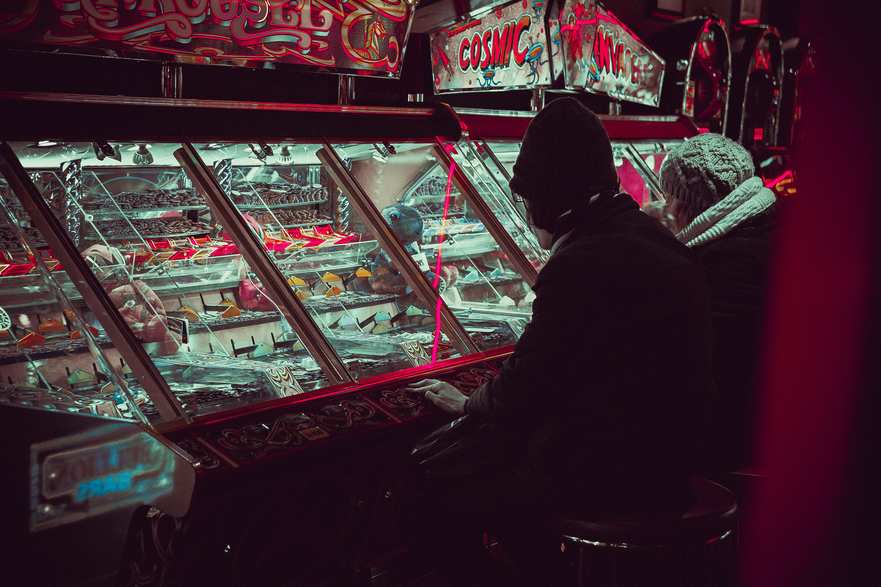 luckybar-casinos.com
